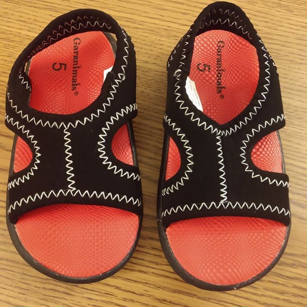 NWOT Toddler size 5 sandals